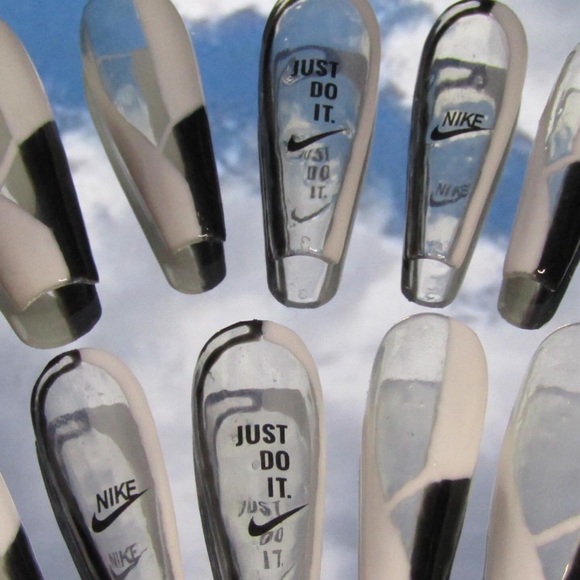 Nike Press On Nails - Picture 5 of 6
